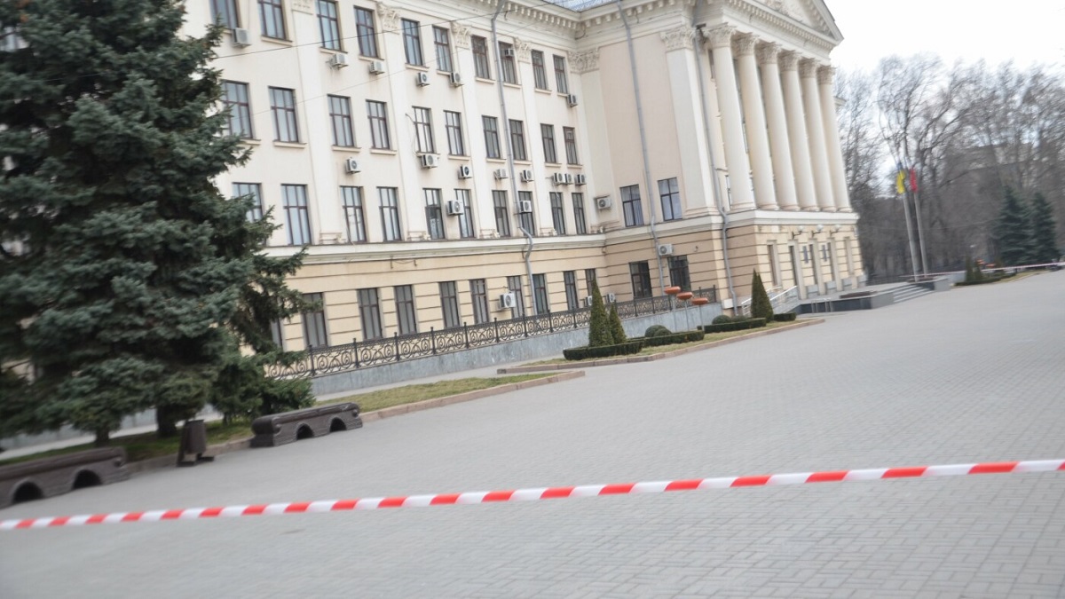 v-zaporozhe-zaminirovali-gorsovet-trebuyut-zapretit-partiyu-shariya-i-opzzh